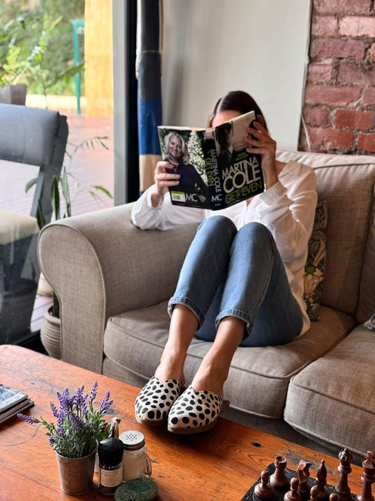 V-cut| Ladies Slip-on